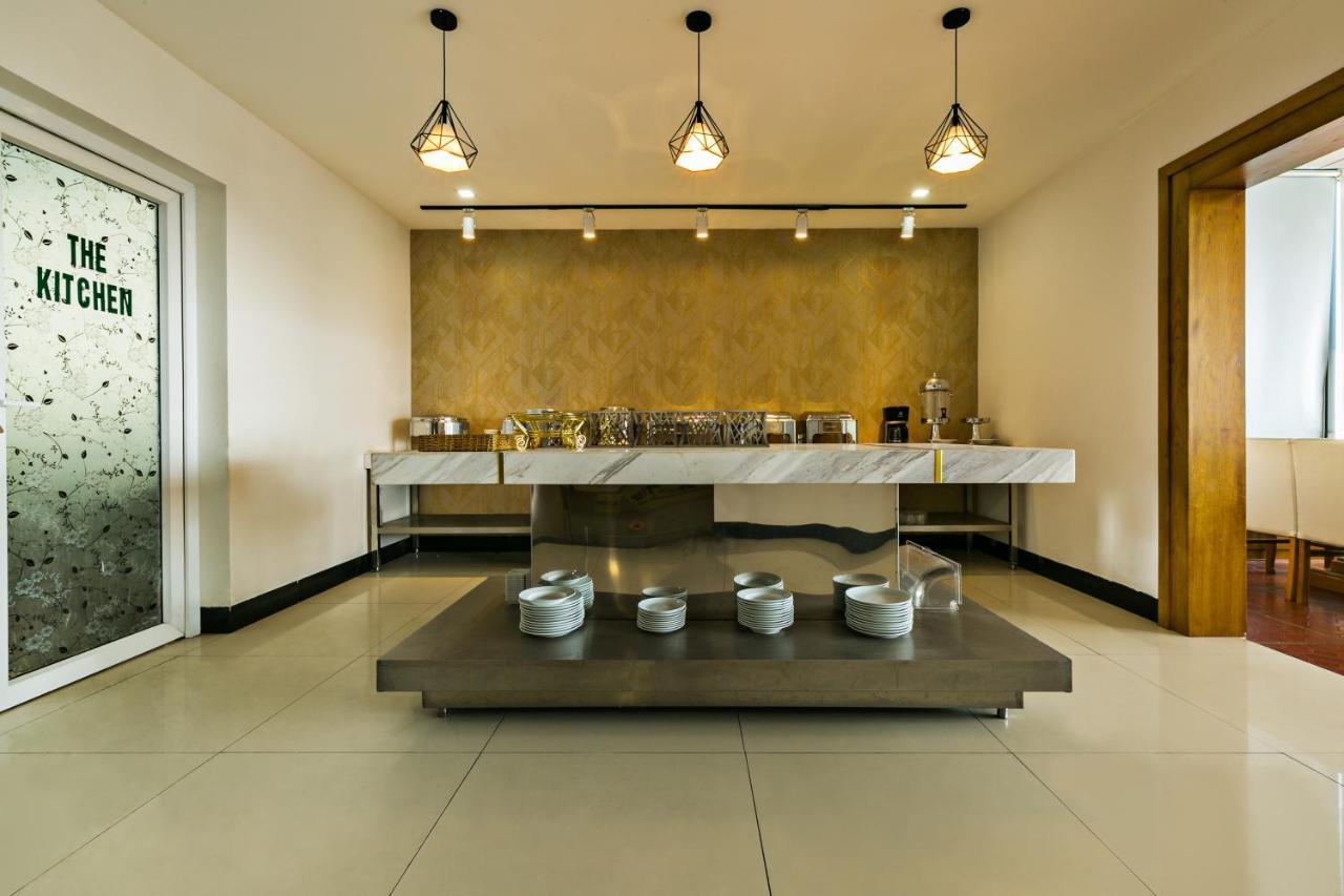 Anh Phuong Hotel & Apartment Дананг Екстериор снимка